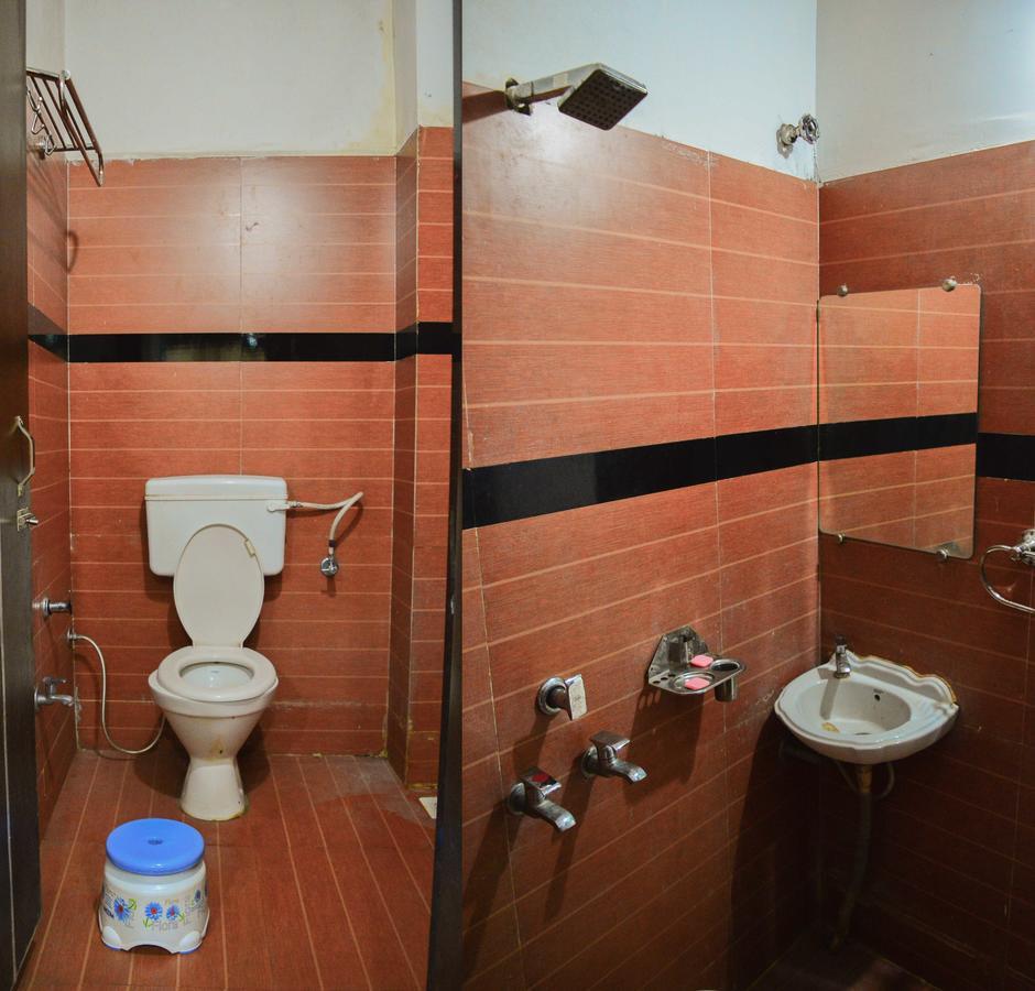 اوجاين Hotel Shree Dwarkadhish Palace المظهر الخارجي الصورة